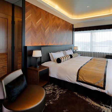 Hotel Monterey Himeji Bagian luar foto